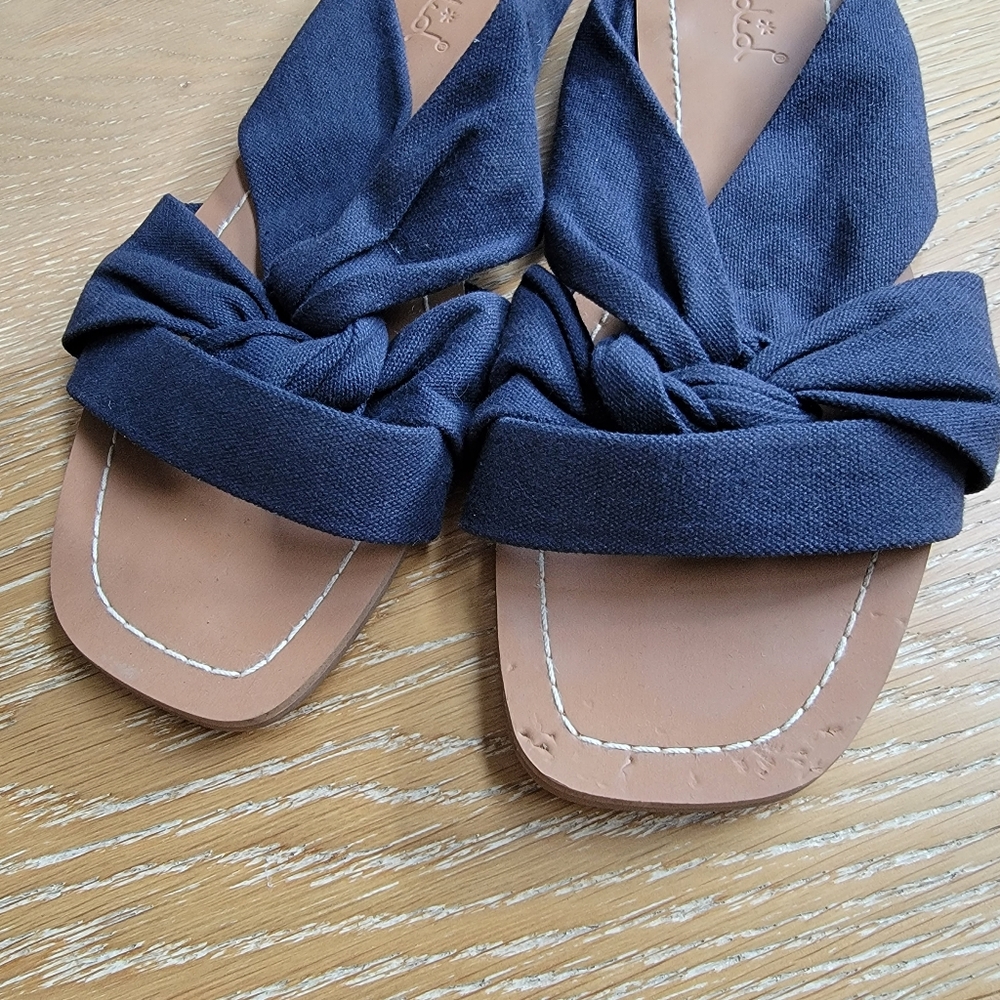 Splendid Shoes - Picture 2 of 3